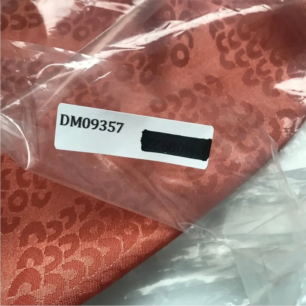 SATIN JACQUARD DIAMOND SCARF KERCHIEF POCKET LETTUCE HEM